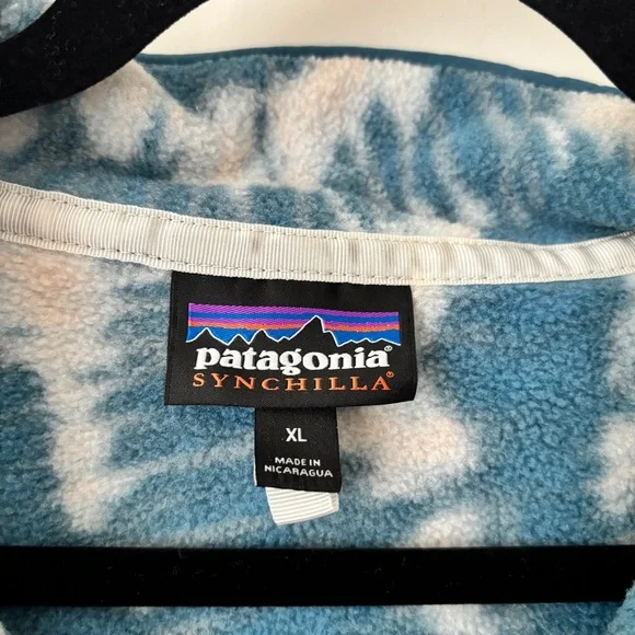 Patagonia Teal and Cream Tie-Dye Snap Pullover Fleece - Picture 6 of 6